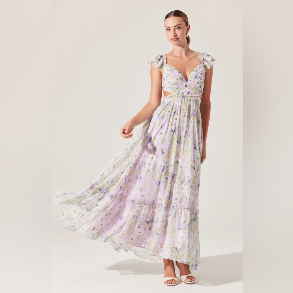 Astr Lavender Floral Maxi Dress New w/Tags. Gorgeous for spring!  XS
